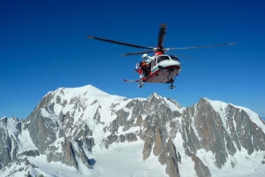 Soccorso alpino valdostano al Monte Bianco - foto d'archivio (Photo courtesy of www.soccorsoalpinovaldostano.com)