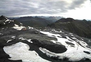 La zona del Passo dello Stelvio questa mattina (Photo courtesy of webcam.popso.it/cm/pages/ServeBLOB.php/L/IT/IDPagina/3)