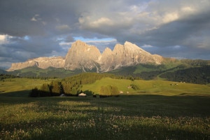 Ultime luci sul Sasso Lungo e Sasso Piatto" di Roberto Baranzini