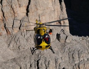 Intervento dell'elisoccorso altoatesino (Photo courtesy of Ansa)