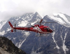 Elicottero dell'Air Zermatt in azione (Photo courtesy of Air Zermatt - Pagina Facebook)