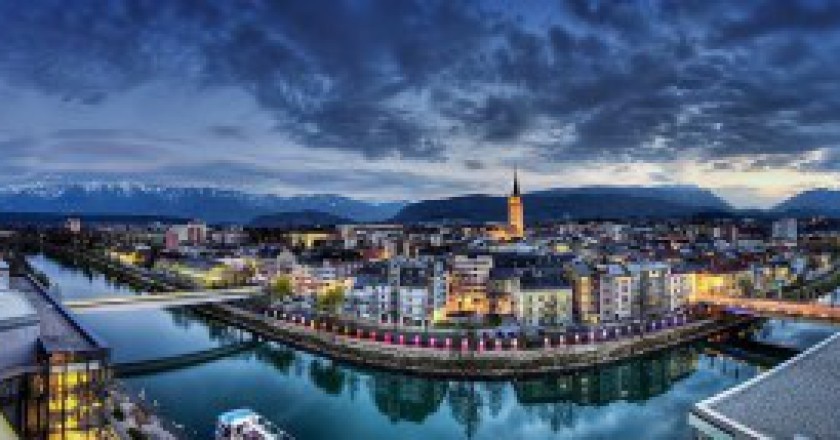 1200px-Villach_panorama-300x143.jpg
