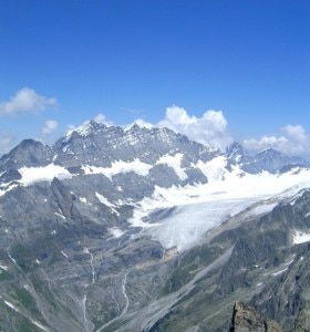 Massiccio del Blüemlisalp (Photo courtesy of Telnet on Wikimedia Commons)