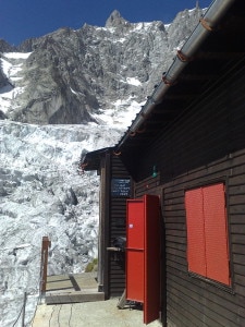 Rifugio Gabriele Boccalatte e Mario Piolti (Photo courtesy of EMajor on Wikimedia Commons)