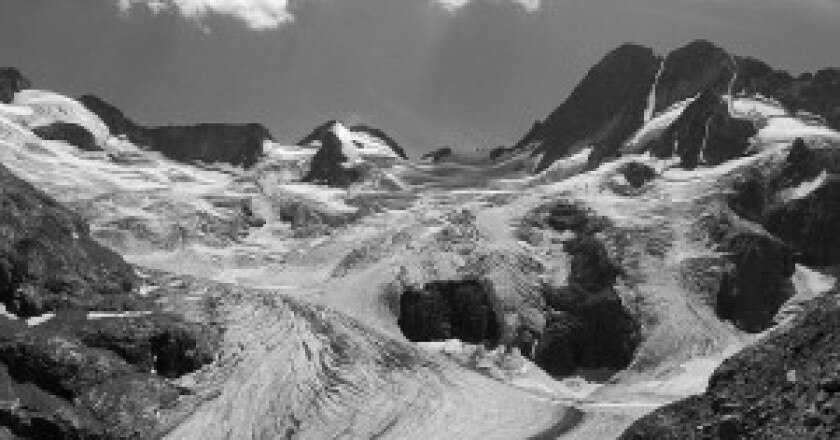 800px-Les_Bans_et_le_glacier_de_la_Pilatte-300x225.jpg