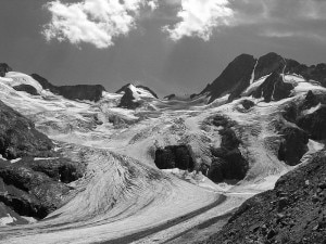 Glacier de la Pilatte (Photo José Picheral courtesy of CampToCamp/Wikimedia Commons)