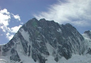 Grandes Jorasses, versante nord (Photo Robin Lacassin courtesy of Wikimedia Commons)