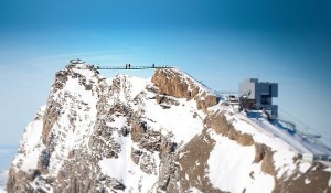 Photo of In Svizzera il primo ponte sospeso che collegherà le vette di due montagne