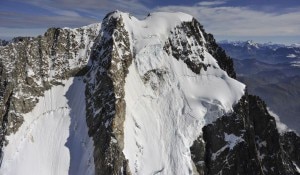 La situazione sul ghiacciaio delle Grandes Jorasses, fotografata ieri da Fondazione Montagna Sicura (Photo courtesy of Fondazione Montagna Sicura)