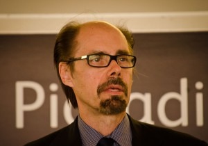 Jeffery Deaver (Photo Garry Knight courtesy of Flickr/Wikimedia Commons)