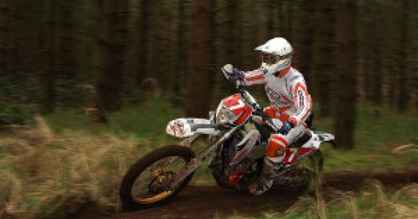 1024px-Muntjac_Enduro_-_BEC_2009_k-300x199.jpg