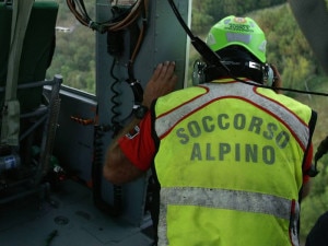 Intervento in elicottero del Soccorso Alpino (Photo courtesy of Sasl)