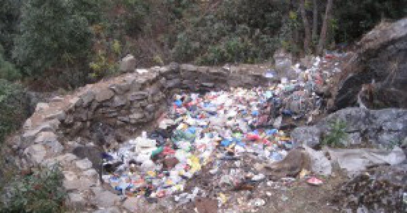 Rifiuti-valle-del-Khumbu-300x225.jpg