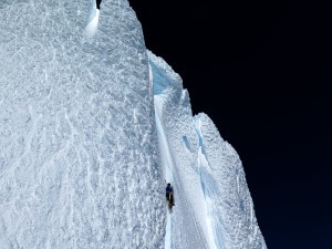 Tomas Franchini sul fungo sommitale del Torre (Photo Ermanno Salvaterra)