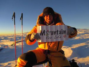 Mountain for life - Luca Montanari in cima al Cho Oyu