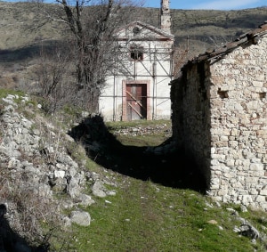 Valle Piola, la frazione abbandonata di Torricella Sicura da cui parte il nuovo sentiero (Photo courtesy of Wikimedia Commons/Flickr)