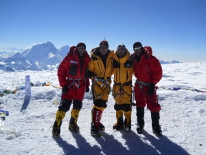 Photo of Autunno in Himalaya, altri 5 italiani in cima al Cho Oyu senza ossigeno