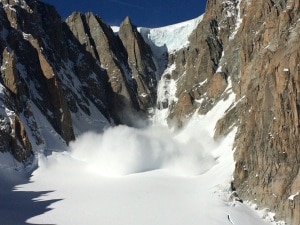 Valanga alla Tour Ronde: al centro due scialpinisti in fuga (foto Ezio Marlier)