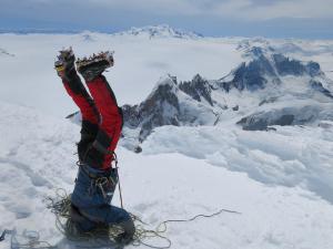 Francesco Salvaterra in cima al Cerro Torre (foto Francesco Salvaterra facebook)