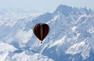 Il viaggio in mongolfiera attorno all'Everest di Chris Dewhirst effettuato nel 1991 (Photo courtesy of IfOnly)