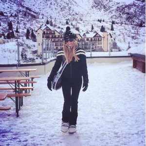 Federica Panicucci passeggia al Passo del Tonale (Photo courtesy of http://instagram.com/federicapanicucci/)