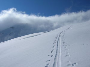 Photo of Incidenti su Alpi e Pirenei per due scialpinisti: un morto e un ferito