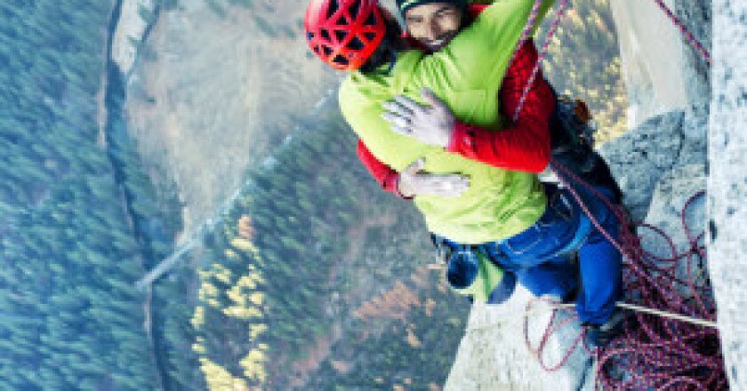 Tommy-Caldwell-e-Kevin-Jorgeson-alla-fine-della-Dawn-Wall-Photo-Bligh-Gillies-Corey-Rich-Productions-300x300.jpg