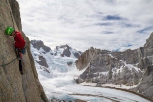 Photo of Patagonia, brutto tempo: i Ragni si dividono fra Fitz Roy e Cerro Torre