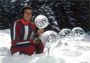 Gustav-Thoeni-con-le-4-Coppe-del-Mondo-1975-300x210.jpg