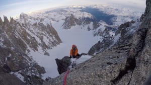 Jon Bracey sulla nuova via al Mont Maudit (photo Matt Helliker)