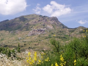 640px-Madonie_montagna-300x225.jpg