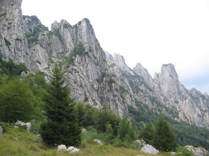 Le-pareti-orientali-del-Sengio-Alto-foto-Vajo-Wikimedia-Commons-300x225.jpg