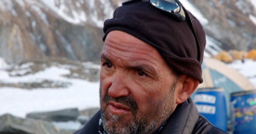 Juanito-Oiarzabal-300x200.jpg