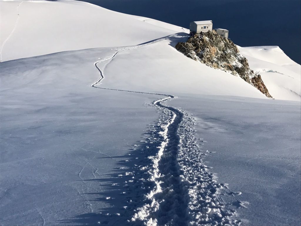 Capanna Vallot. Foto @ Massimo Avalle