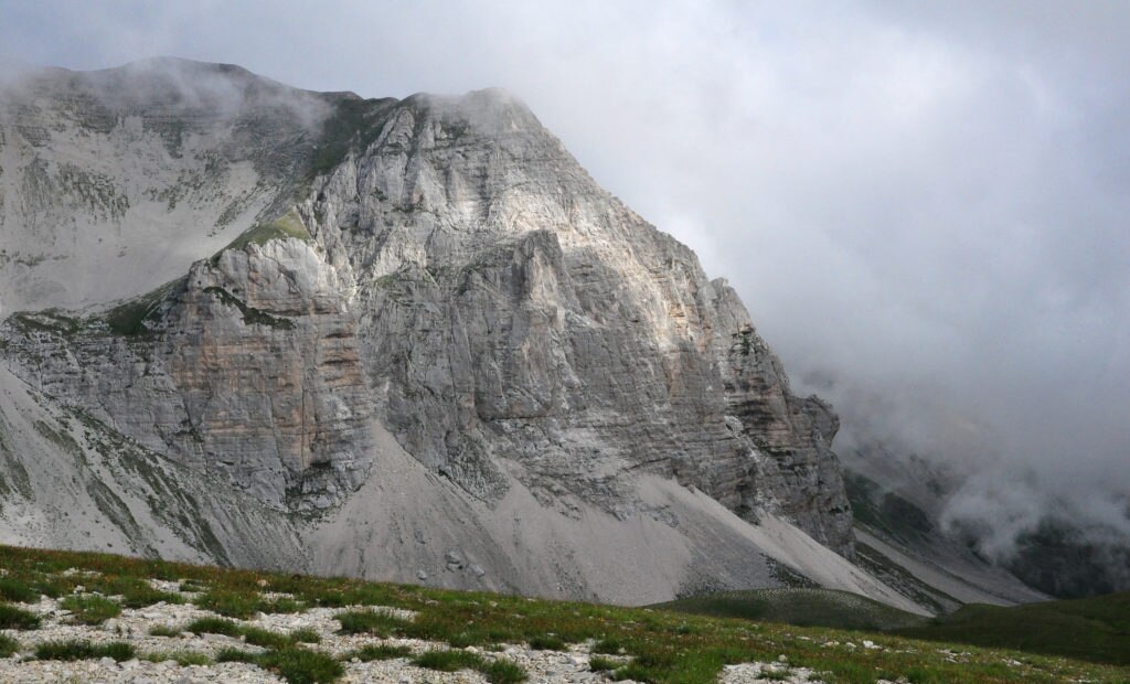 Il Pizzo del Diavolo, segnato dalle frane