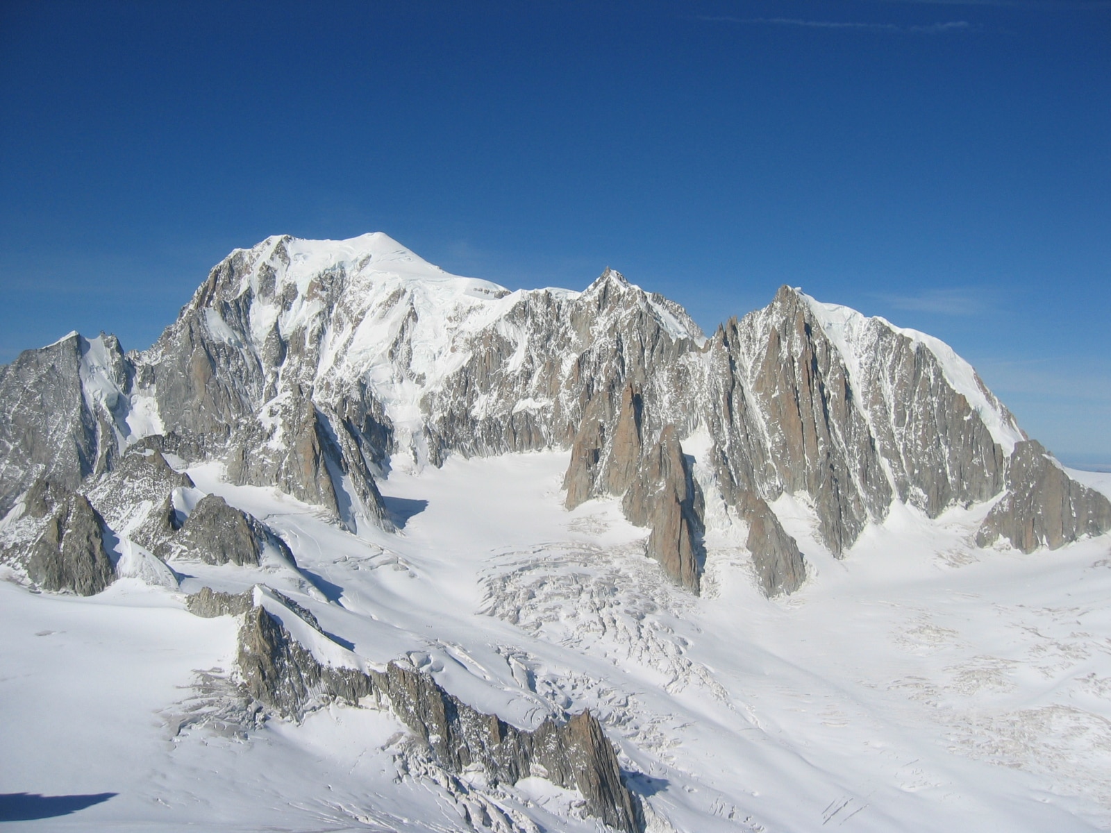 Photo of A chi appartiene la vetta del monte Bianco? Un’annosa questione