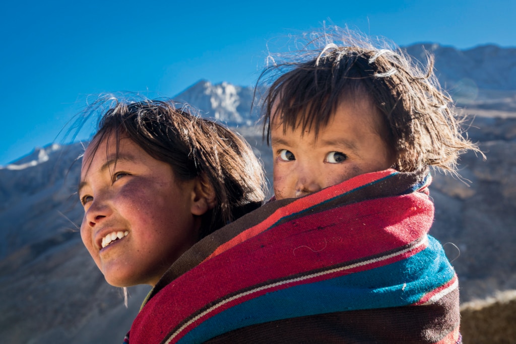 Nepal, North Dolpo, il villaggio di Charka, battitura dell'orzo. Foto @ Stefano Torrione