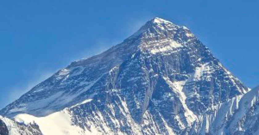 Mt._Everest_from_Gokyo_Ri_November_5_2012_Cropped-300x212.jpg