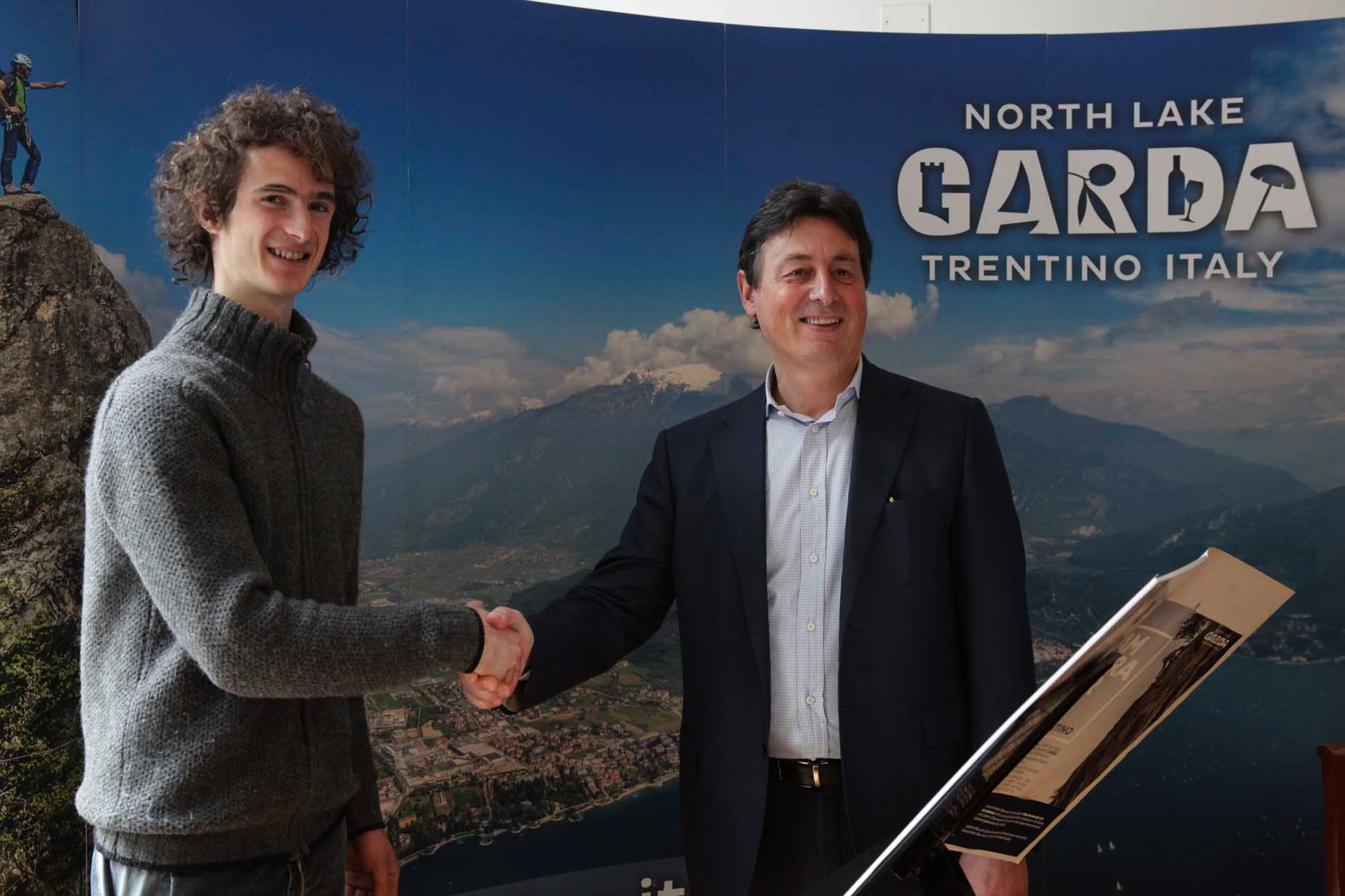 07-03-16 Arco presentazione Adam Ondra