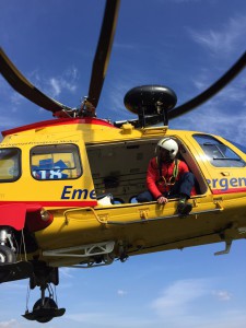 Le foto dei soccorsi prestati al paracadutista. Photo courtesy Soccorso Alpino e Speleologico Veneto 