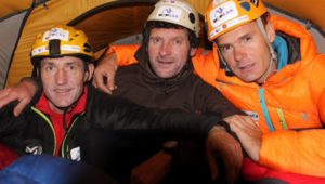 Alberto Iñurrategi, Juan Vallejo e Mikel Zabalza a campo 1 del Paiju Peak. Photo courtesy Desnivel