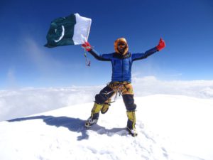 02 Ali DUrani vola sulla cima del K2 foto Tamara Lunger_MGZOOM