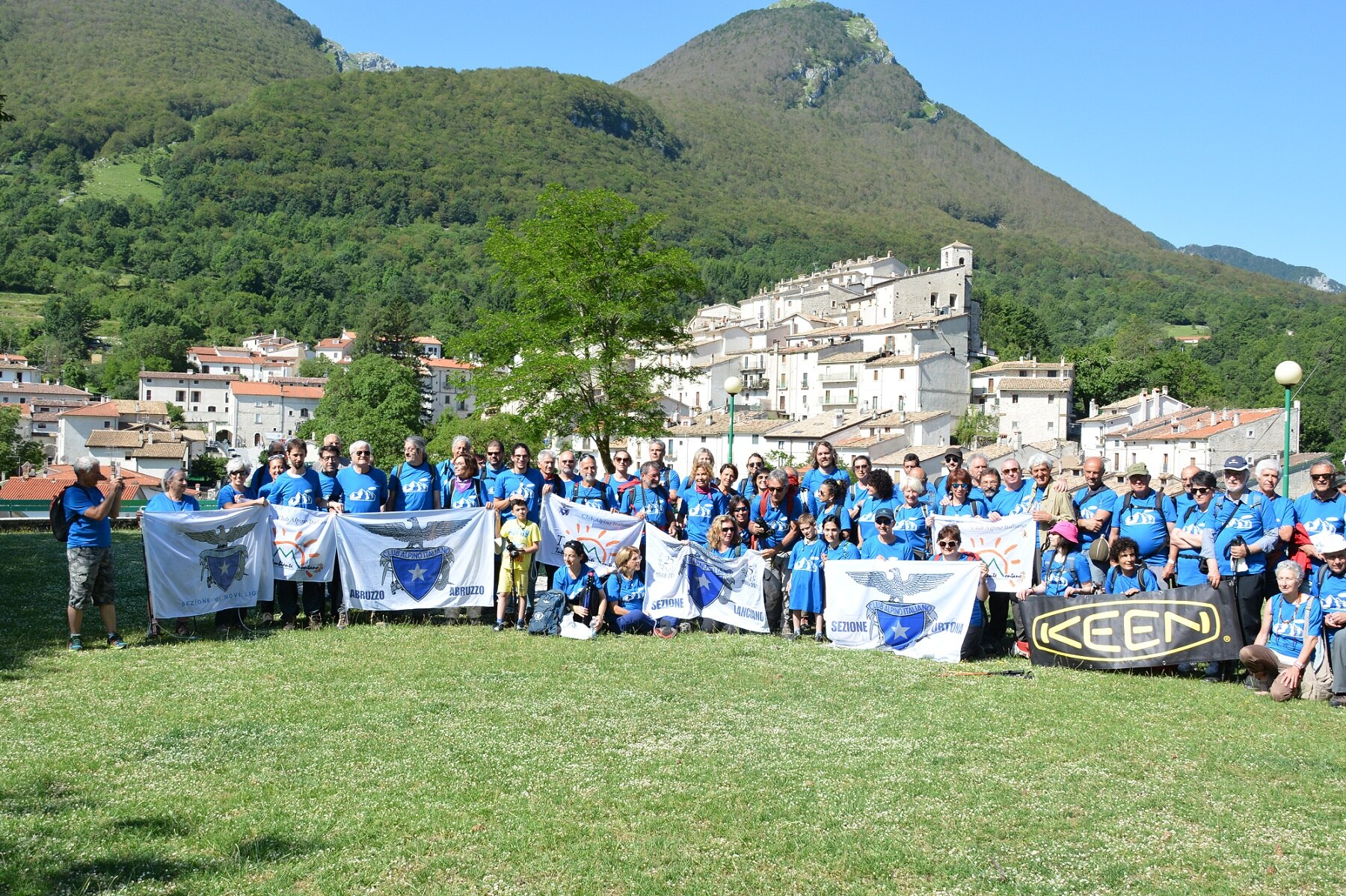 Photo of “Respect the mountains”: in 140 a raccogliere rifiuti nel Parco Nazionale d’Abruzzo