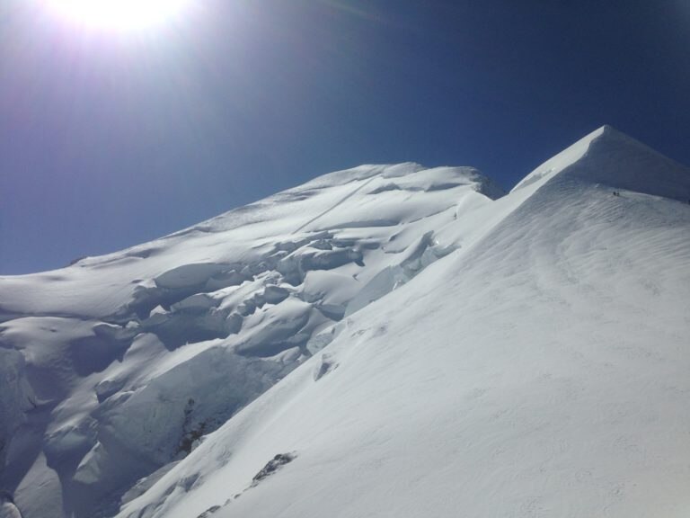 Monte Bianco, le alte temperature in quota rendono pericolosa la via normale francese Montagna.TV