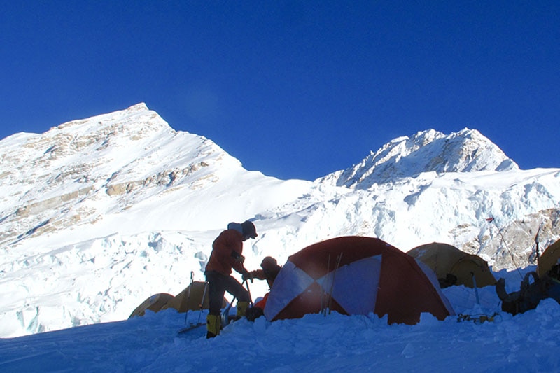 Photo of Himalaya, valanga uccide un altro Sherpa