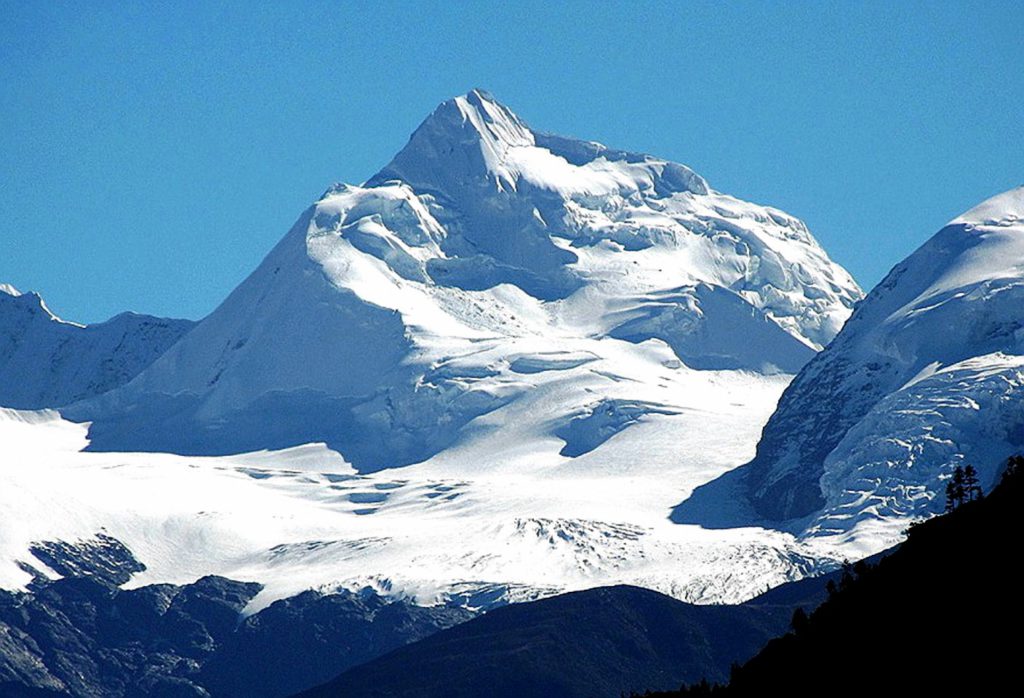 Vista della parete nordoccidentale del M. del Bobonung