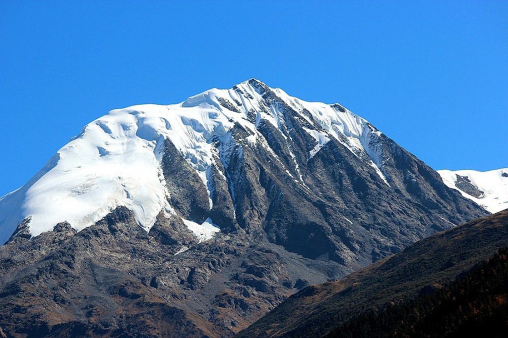 Shelika (6045 metri)