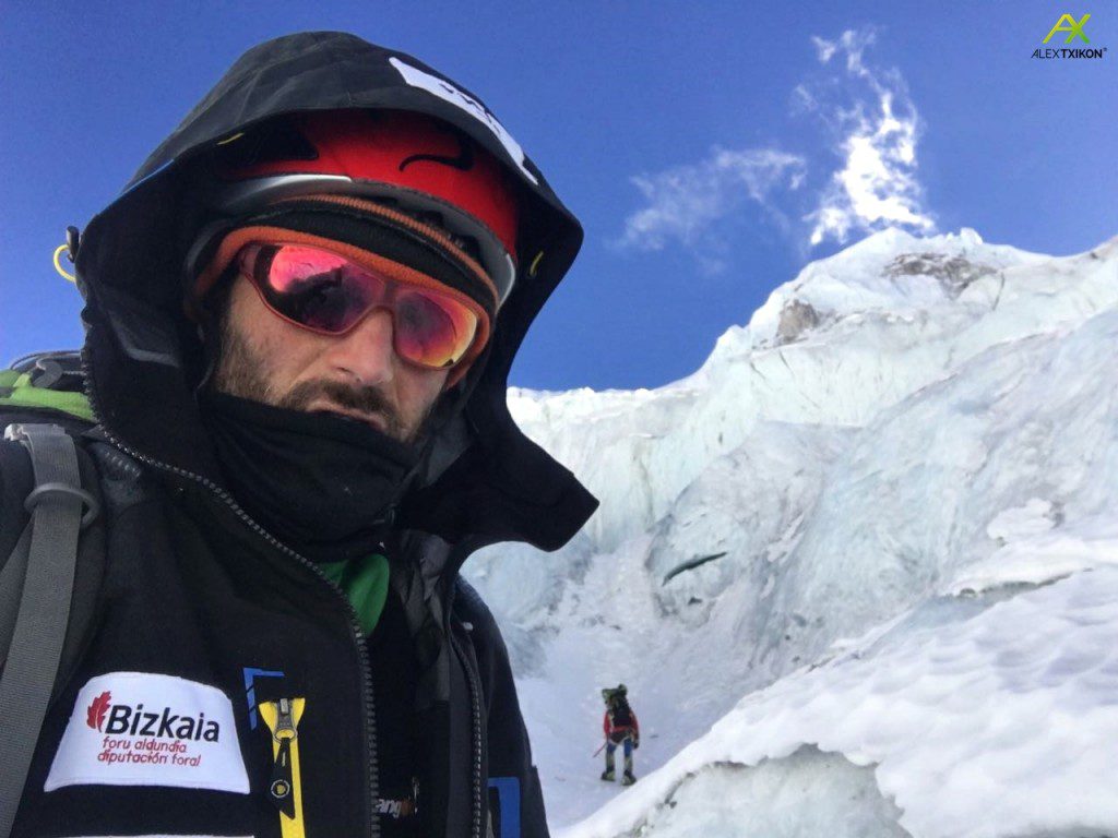 Photo @ Alex Txikon