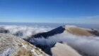 Un giorno di dicembre (ancora senza neve) dalla vetta di Monte Acuto con vista su Monte
Castelmardo, Monti Sibillini. Quando la passione per questi luoghi dell’anima è più forte di ogni terremoto.
Foto di Alessio del Brutto