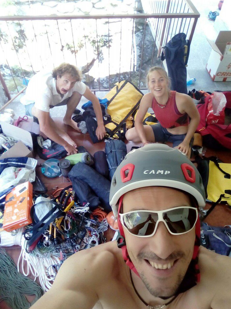 Simone Pedeferri con Luca Schiera e Federica Mingolla in Pakistan